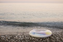 Going to the sea: what to take with you on a trip