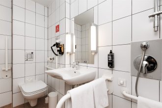 Стандартный номер, для маломобильных - с двуспальной кроватью: Фотография 5