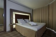 Suite with Double Bed and Sofa: Photo 11