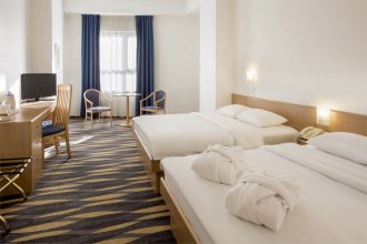Superior room with 2 large beds: Photo 1