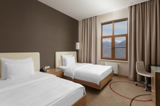 Classic Superior Room - with 2 Single Beds: Photo 1