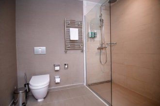 Семейный номер - с двуспальной кроватью и диваном: Фотография 7