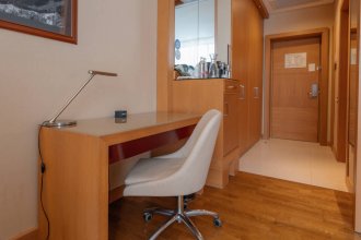Executive Room with a double bed: Photo 5