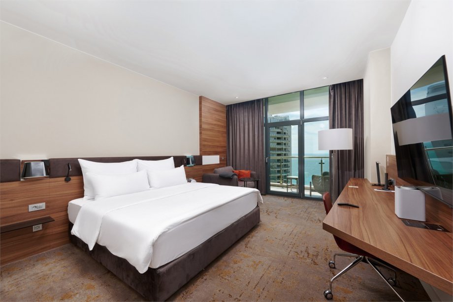 Executive room on the club floor, with sea view – with a double bed