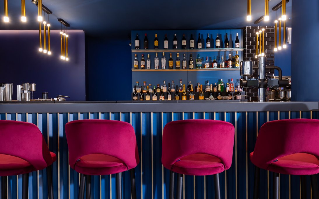 Lounge Bar