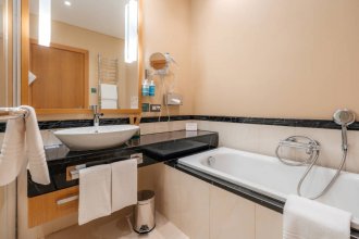 Superior Room, Side Mountain View - with 2 Single Beds: Photo 6
