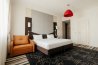Privilege Room with a large double bed: Photo 9