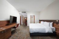Superior room with a view of the city - with a double bed: Photo 6