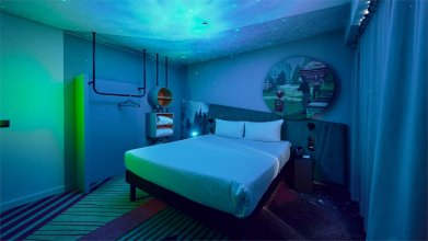 Premium Room - with a double bed: Photo 8