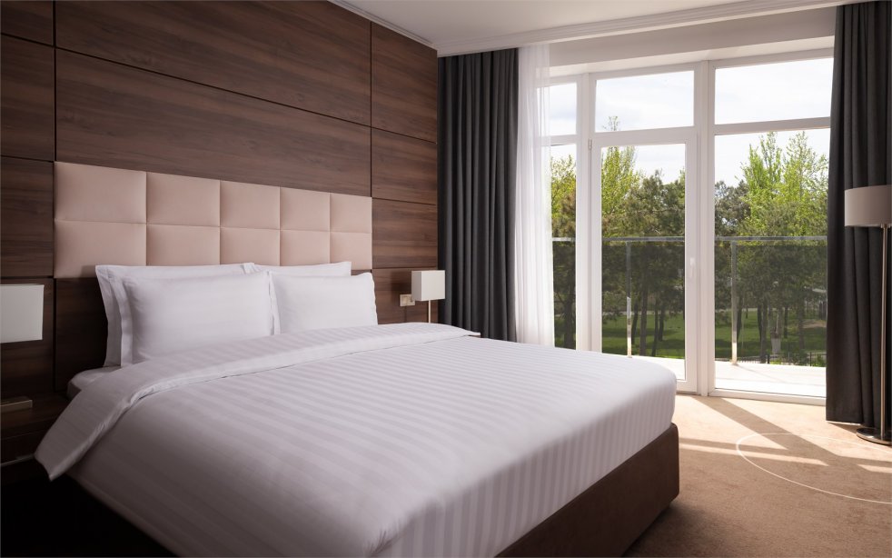 Junior Suite, Sea View - with a large double bed, armchair bed and sofa bed