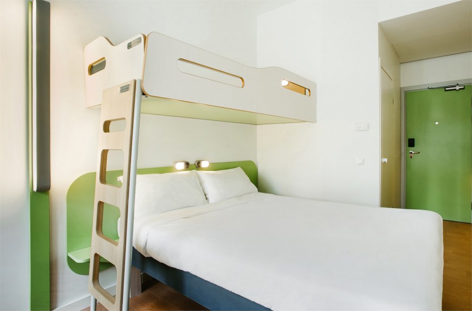 Standard room, for people with limited mobility – a double bed with an upper tier