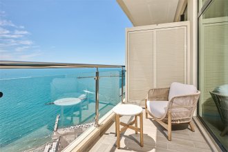 Executive room on the club floor, with sea view – with a double bed: Photo 8