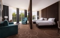 Executive Suite Great Room with Double Bed, Two Single Beds: Photo 8