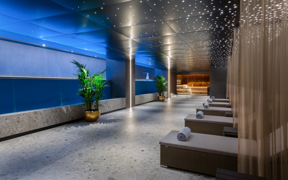 Swimming pool, Finnish sauna and hammam