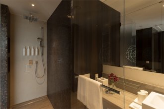 Номер Делюкс с видом во внутренний двор - с двуспальной кроватью: Фотография 4