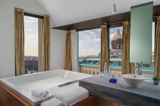 SO VVIP Presidential Suite with Jacuzzi and Fireplace – with a large double bed: Photo 6