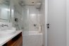 Junior Suite, with city view - with 1 double bed and a pull-out sofa: Photo 12