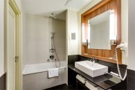 Suite - with a double bed: Photo 10
