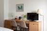 Superior room with a double bed and sofa bed: Photo 7
