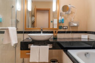 Superior Room, Side Mountain View - with 2 Single Beds: Photo 7