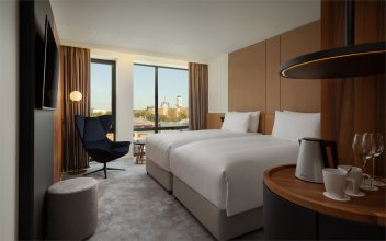 Deluxe Room, with city view - with 2 Single Beds: Photo 1