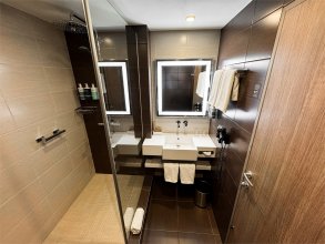 Standard Room - with a double bed or 2 single beds: Photo 7