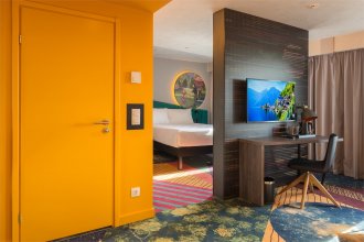 Premium Room - with a double bed: Photo 4