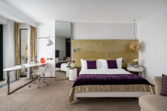 Junior Suite SO Club with panoramic view of Voznesensky Prospekt – with a large double bed: Photo 2
