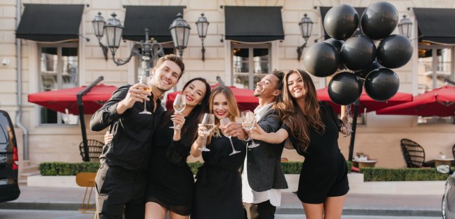 Corporate party at the hotel: creative ideas for team building and non-standard events