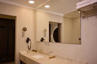 Апартаменты с 2 спальнями, гостиной и террасой с видом на территорию курорта: Photo 12