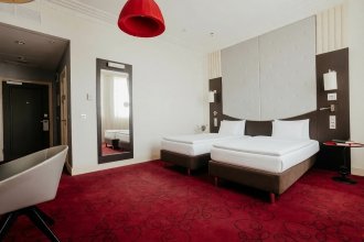 Classic Room - with 2 single beds: Photo 3