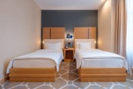 Superior Twin with Courtyard View: Photo 8