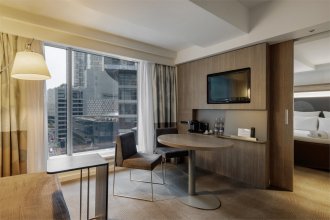 Executive Room with a double bed, city view: Photo 4