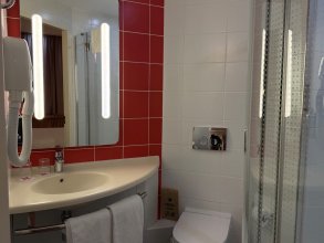 Standard Room - with 2 single beds: Photo 5