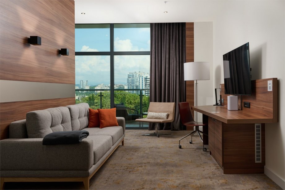 Junior Suite, with a view of the city - with a double bed and a sofa