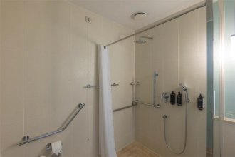 Классический номер, для маломобильных - двуспальная кровать: Фотография 1