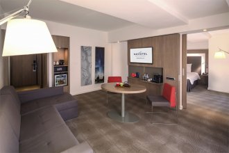 Family Room with a double bed and a sofa, city view: Photo 7
