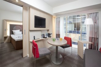 Executive room with a view of the atrium, for people with limited mobility - with a double bed: Photo 8