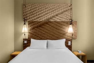 Standard Room - with one double bed: Photo 2