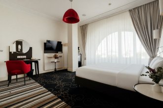 Privilege Room with a large double bed: Photo 4
