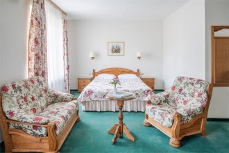 Номер Привилегия Вилладж - с двуспальной кроватью: Фотография 1