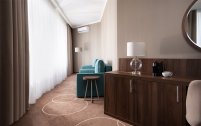 The Junior Room Great has a large double bed, an armchair bed and a sofa bed: Photo 6
