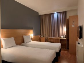 Standard Room - with 2 single beds: Photo 3