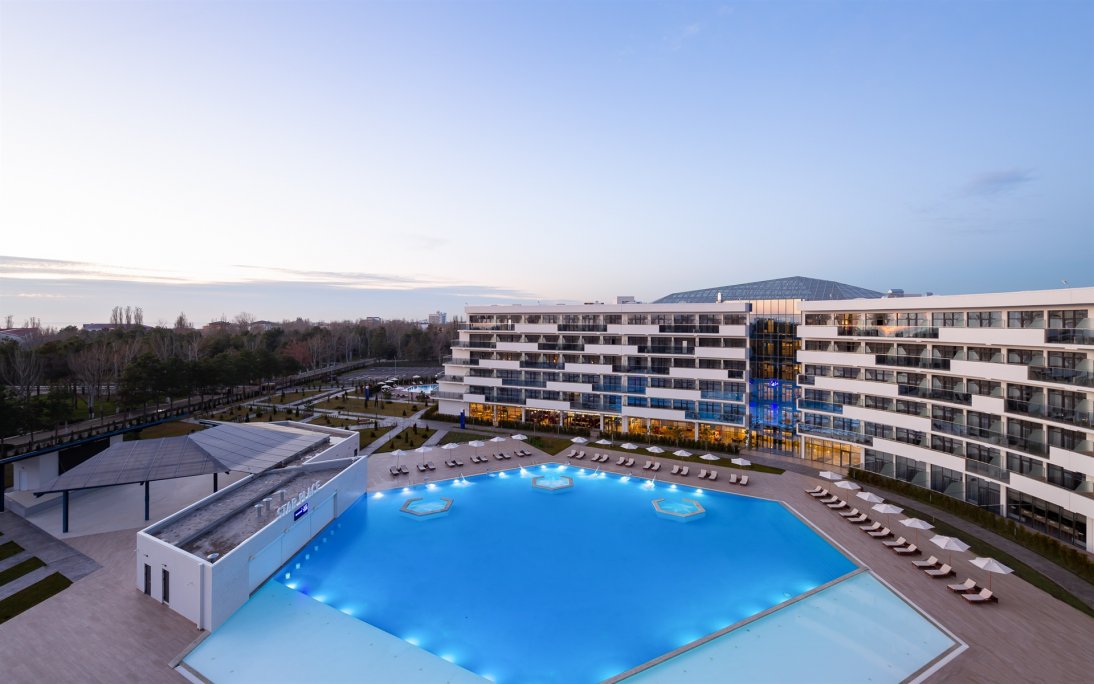Swimming pools, turkish hammam, laconium, salt sauna, finnish sauna, herbal sauna and russian bath