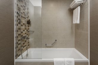 Classic Superior Room - with 2 Single Beds: Photo 6