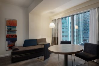 Executive Room with a double bed, city view: Photo 5
