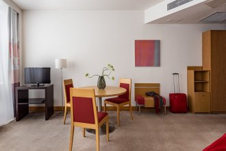Family Room with a double bed and a sofa: Photo 4
