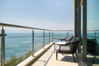 Panoramic Suite with Panoramic Sea View - with Double Bed and Sofa: Photo 6
