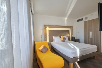 Suite Room: Photo 1