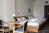 Standard room with 2 single beds: Photo 5